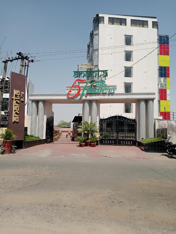 Hotel 5 Flowers Ananta Elite Kota  Dış mekan fotoğraf