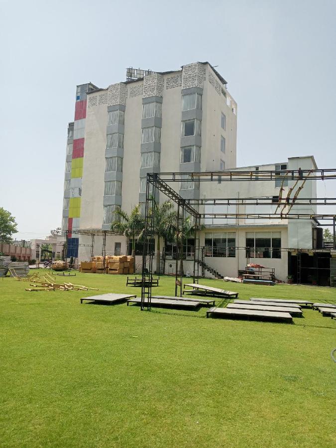 Hotel 5 Flowers Ananta Elite Kota  Dış mekan fotoğraf