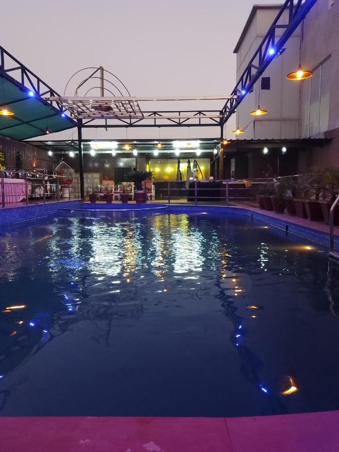 Hotel 5 Flowers Ananta Elite Kota  Dış mekan fotoğraf
