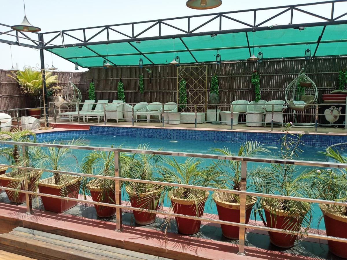 Hotel 5 Flowers Ananta Elite Kota  Dış mekan fotoğraf