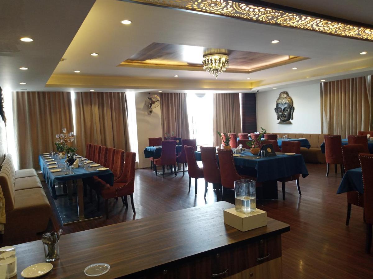 Hotel 5 Flowers Ananta Elite Kota  Dış mekan fotoğraf