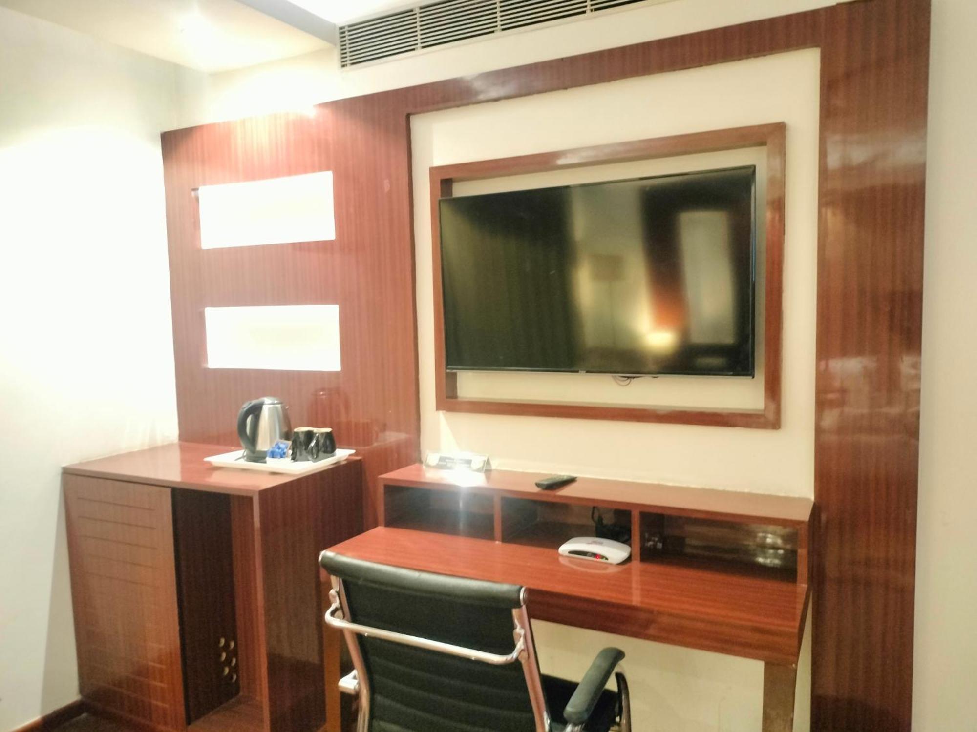 Hotel 5 Flowers Ananta Elite Kota  Dış mekan fotoğraf