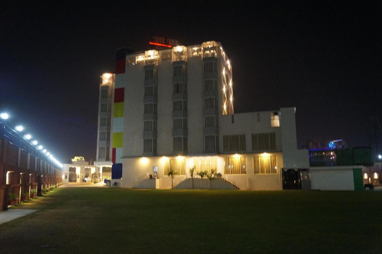 Hotel 5 Flowers Ananta Elite Kota  Dış mekan fotoğraf