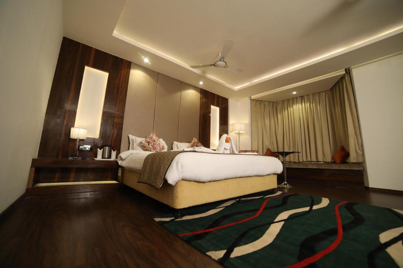 Hotel 5 Flowers Ananta Elite Kota  Dış mekan fotoğraf